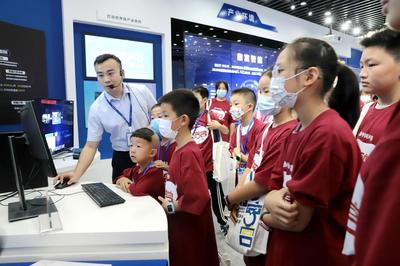 科創(chuàng)夢(mèng)工廠翻譯服務(wù) 專業(yè)橋梁，助力全球創(chuàng)新交流